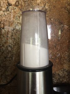 Make sugar fine by blending it with a blender. Be careful not to make it a fine powder.