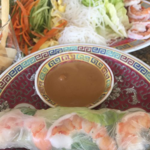 Summer roll with peanut sauce