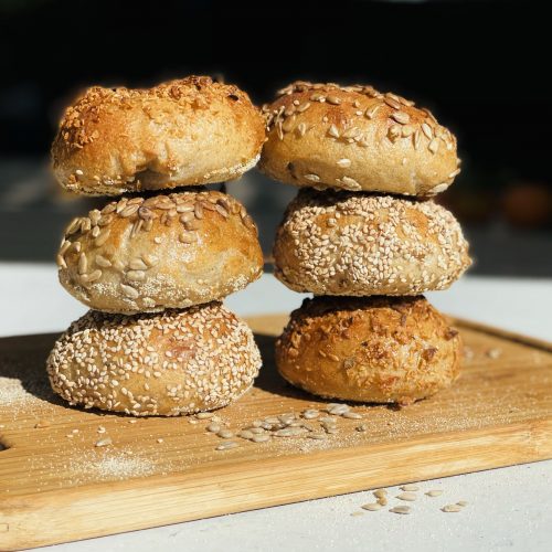 Chewy sourdough bagels