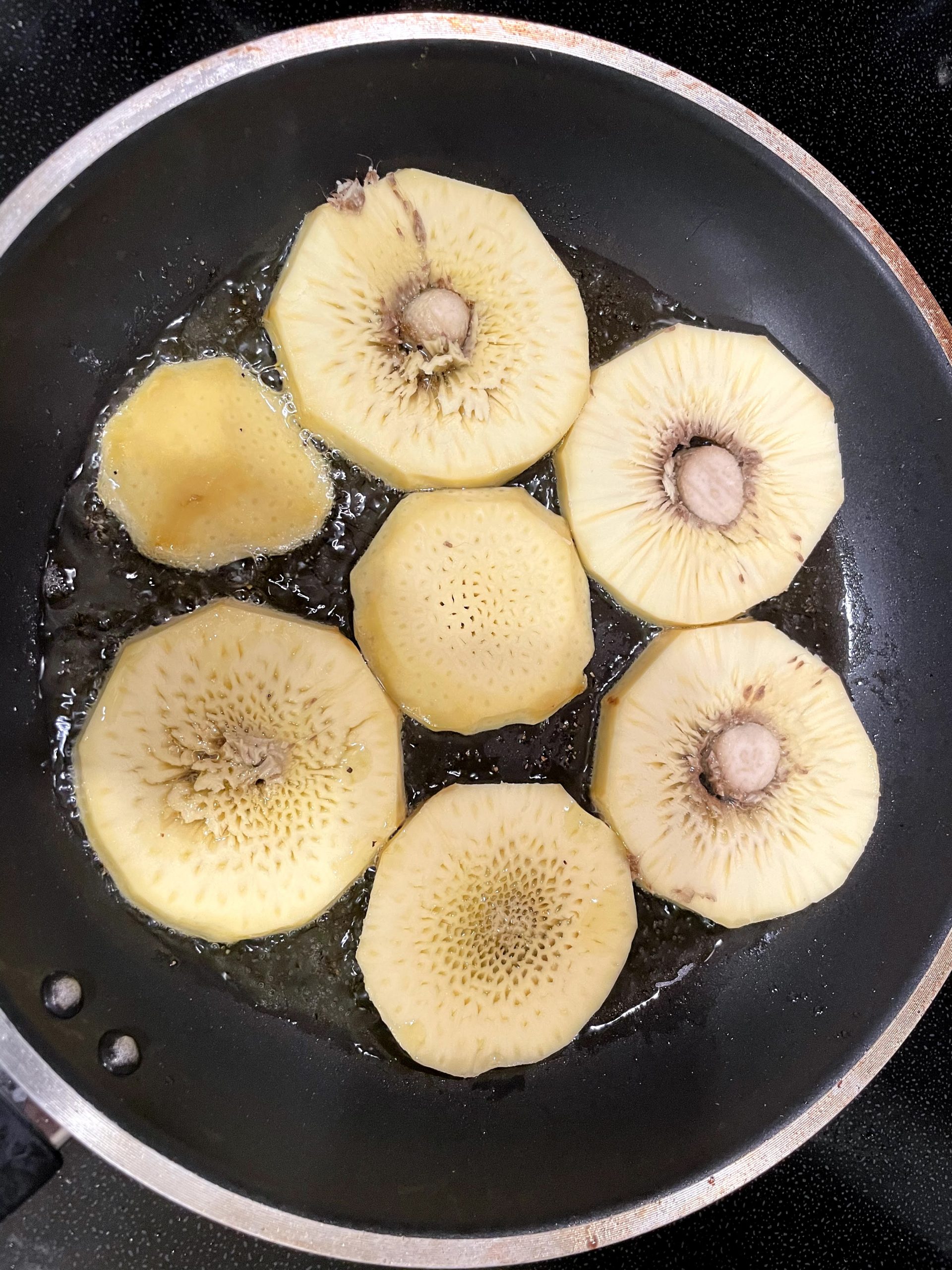 Frying breadfruit