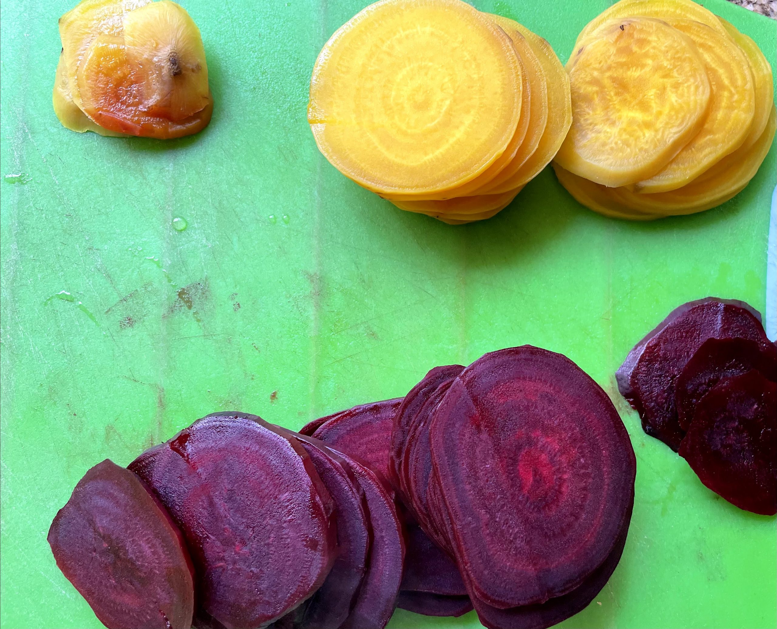 Cooked, sliced beets