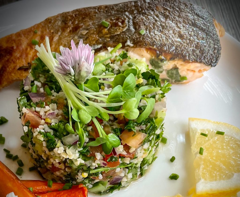 SIMPLE CRISPY SKIN SKILLET SALMON - sammywongskitchen