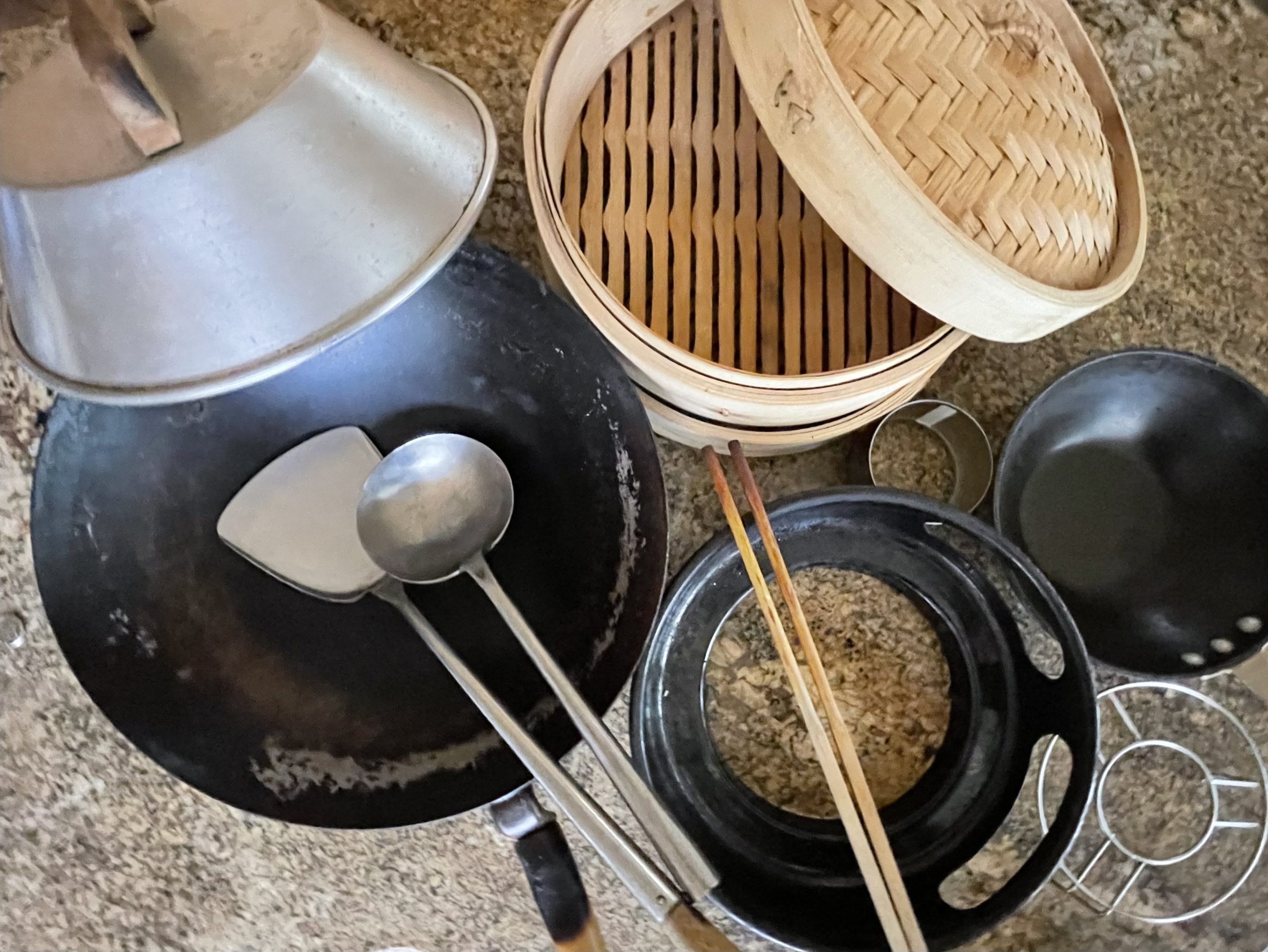Chinese cookware and utensils