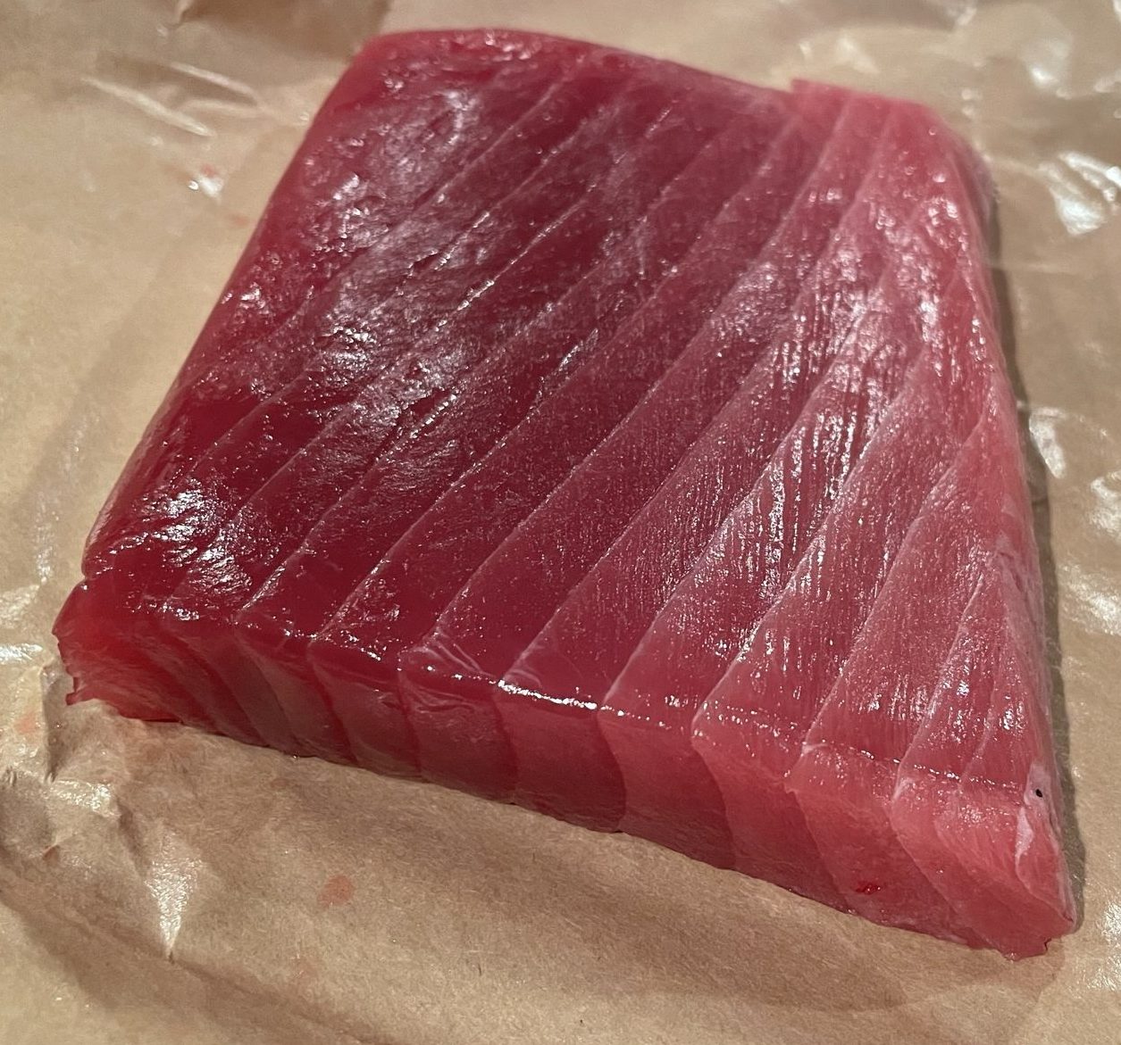 Block cut tuna