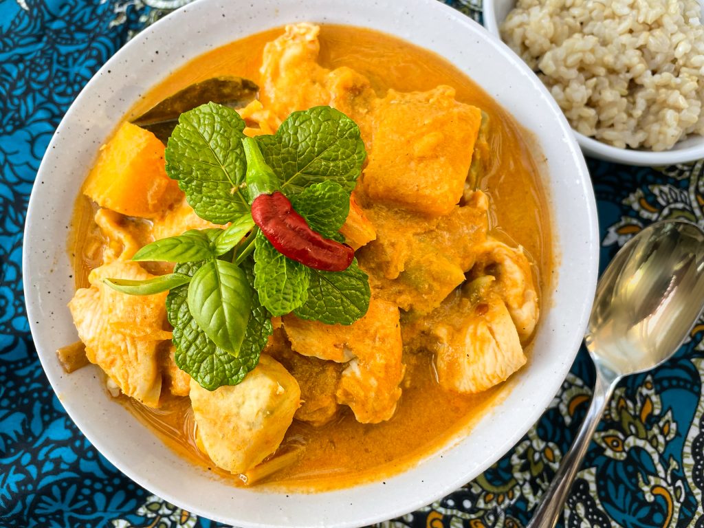 MASSAMAN CURRY WITH CHICKEN & PUMPKIN - Sammywongskitchen