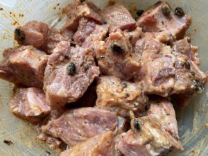 Allow meat to marinate overnight.