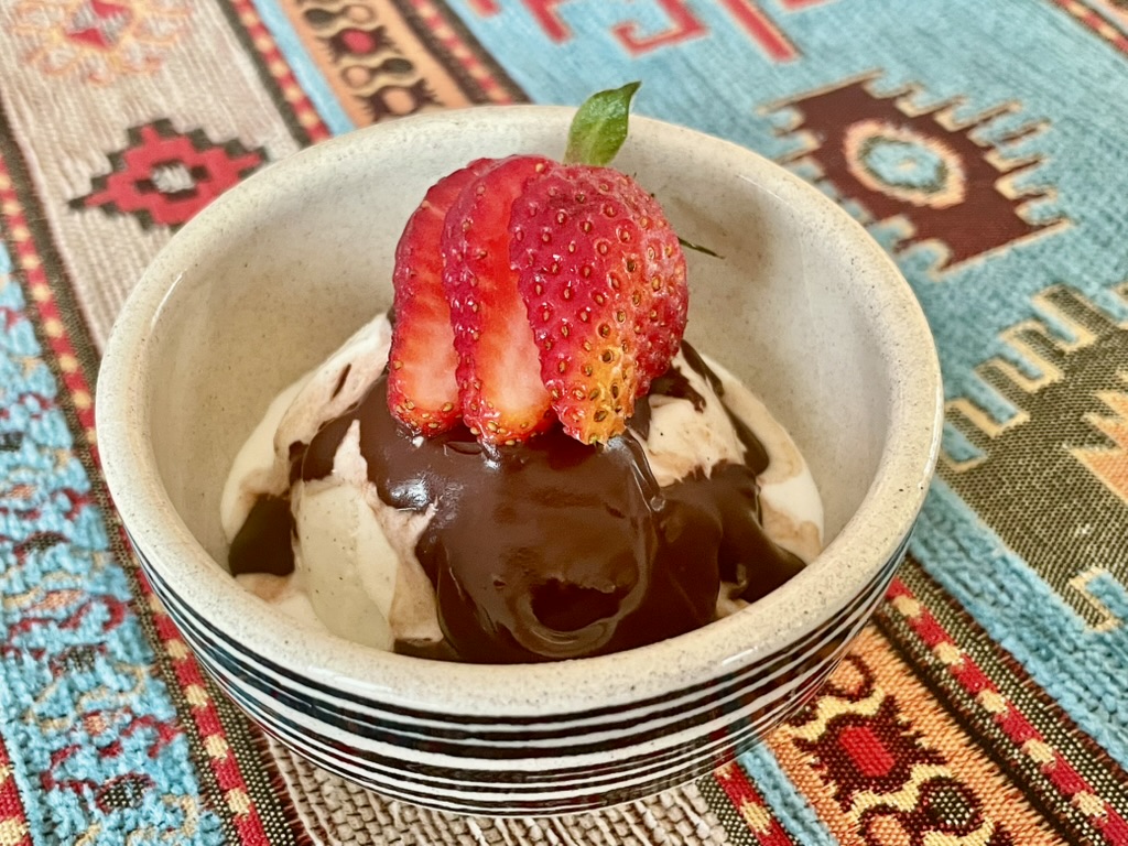 Fudgy chocolate sauce in less than a minute